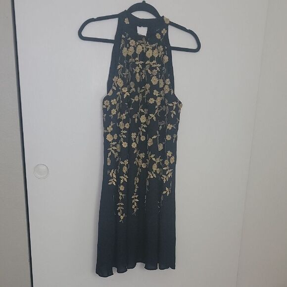 Beautiful 3d Embroidered Gold Dress - Picture 1 of 4